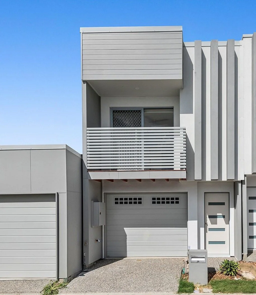 Modern Home in Prime Fitzgibbon Location!