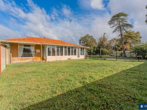 Gosnells 3 Bedroom Charming 3-Bedroom House on a Spacious 852sqm Lot with Subdivision Potential!!