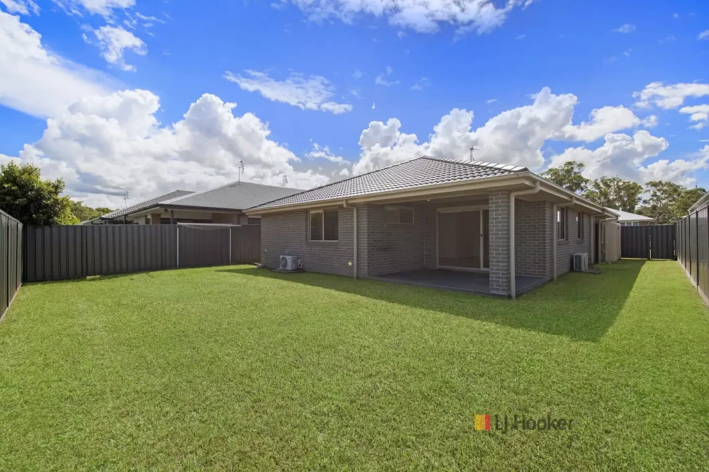 Hamlyn Terrace 4 Bedroom Best Value - Great Opportunity