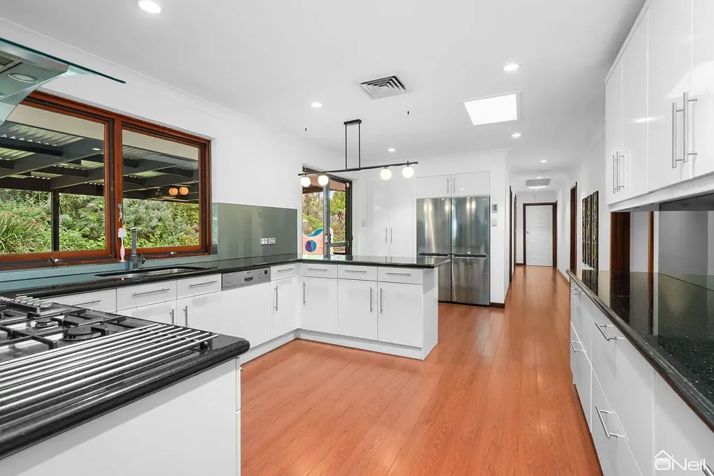 1 Barbigal Road, Roleystone, WA 6111