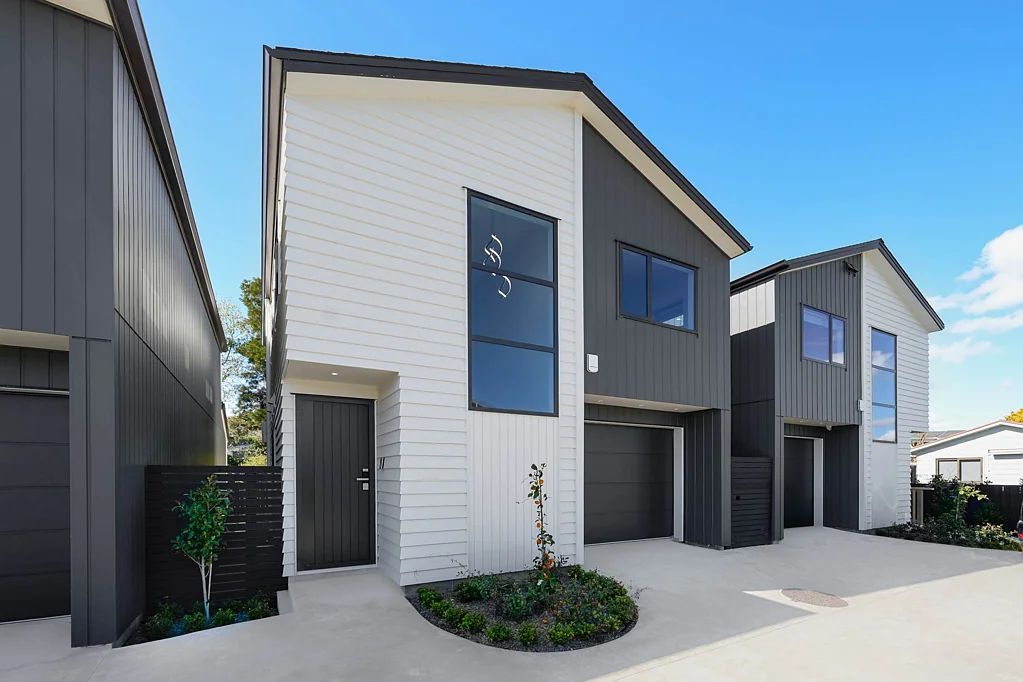 Bucklands Beach 4બેડરૂમ 2 of 3 Sold – Lucky Last, Act Fast!