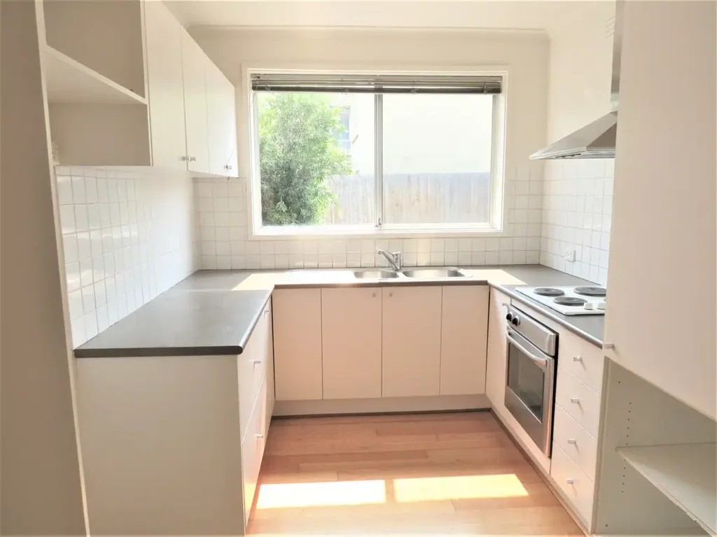 SPACIOUS & LIGHT FILLED!!