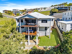 36 Bayview Drive, Lammermoor