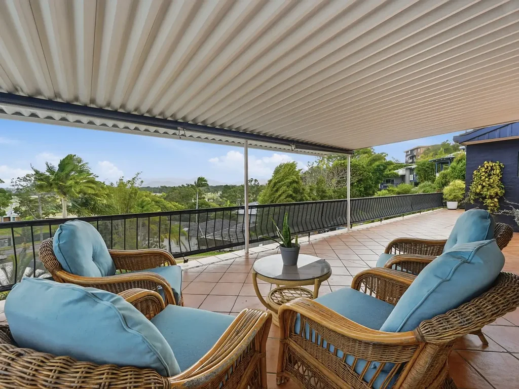 Coffs Harbour 3房  Elevated Living with Panoramic Racecourse & Mountain Views