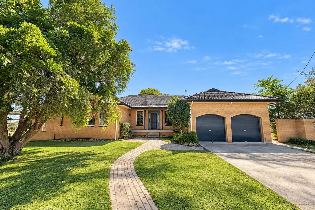 Spacious Family Home with plenty of room!