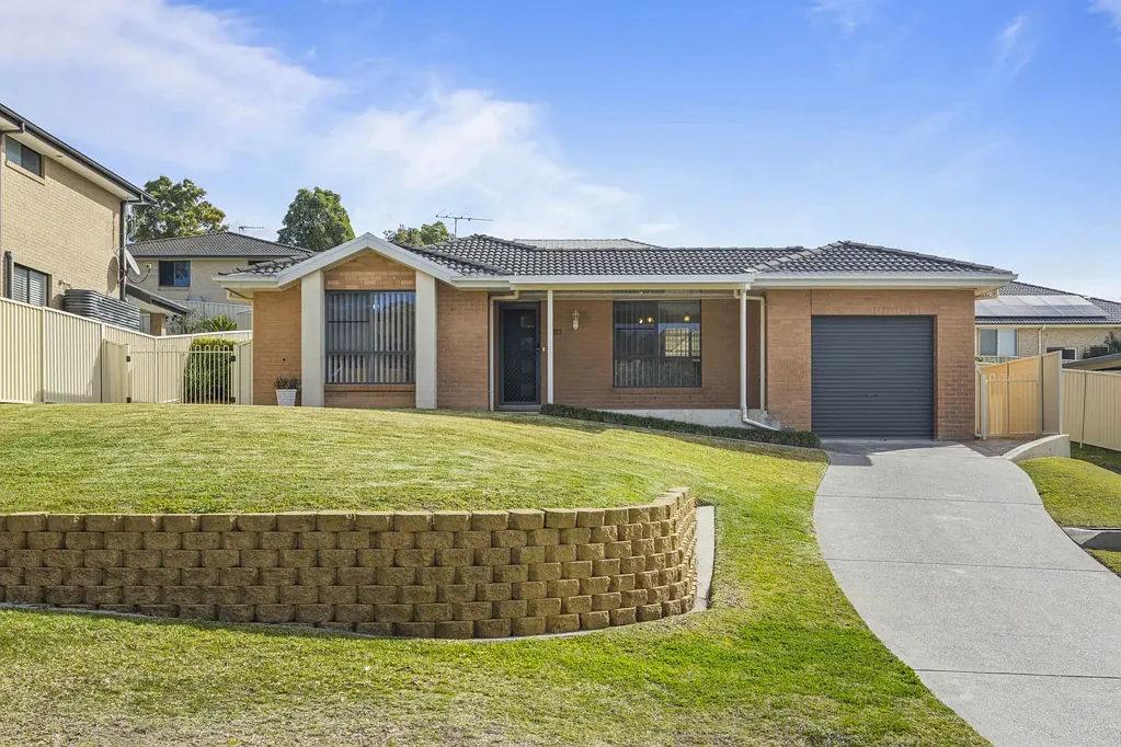 Buttaba 3 Bedroom LEVEL AND SPACIOUS BRICK AND TILE HOME CLOSE TO THE LAKE