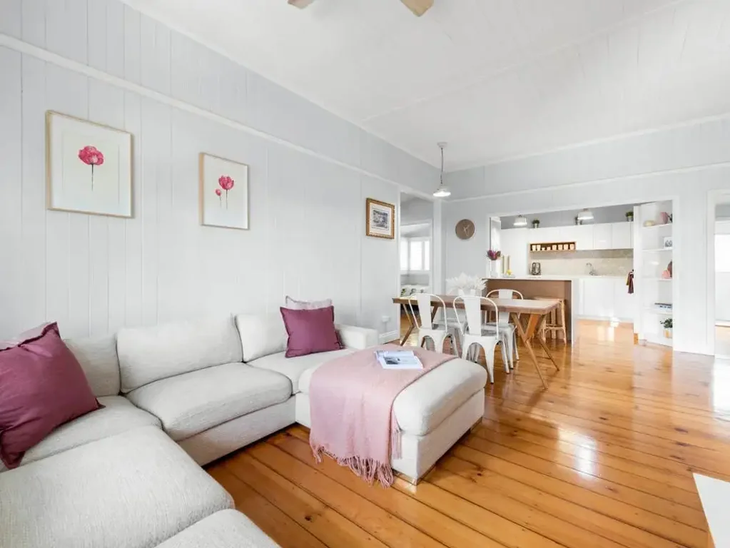 Yeronga 3Moenga Charming Queenslander with Exceptional Indoor-Outdoor Living