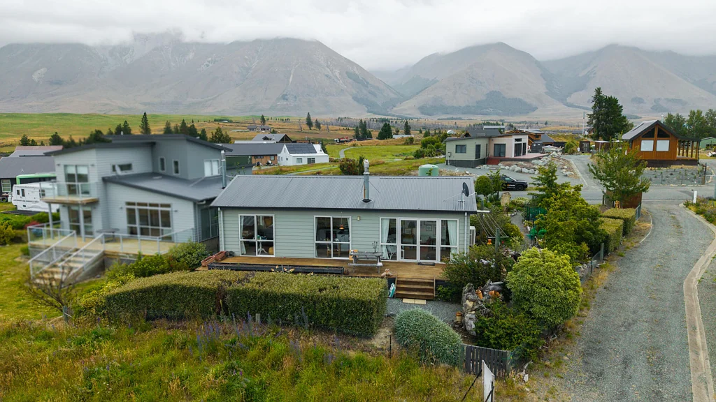 Lake Ohau 2غرفة نوم Alpine Charm with Dual Lake Views