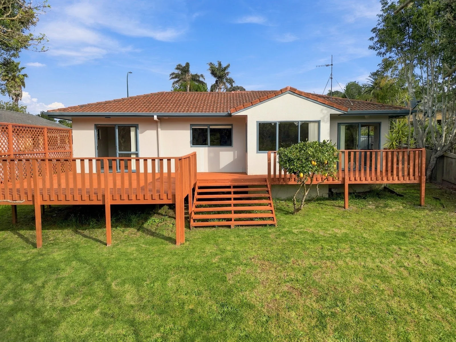 Pyes Pa 3 Bedroom Make Your Move on Cheyne