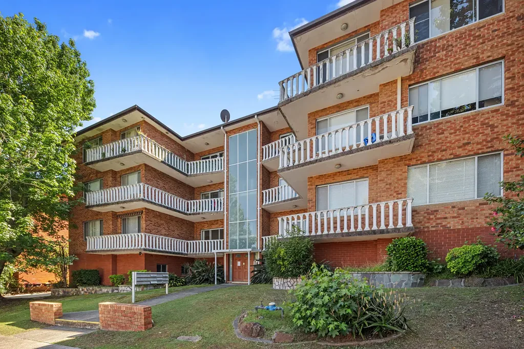Hurstville 3બેડરૂમ Ground floor apartment offering space and convenience