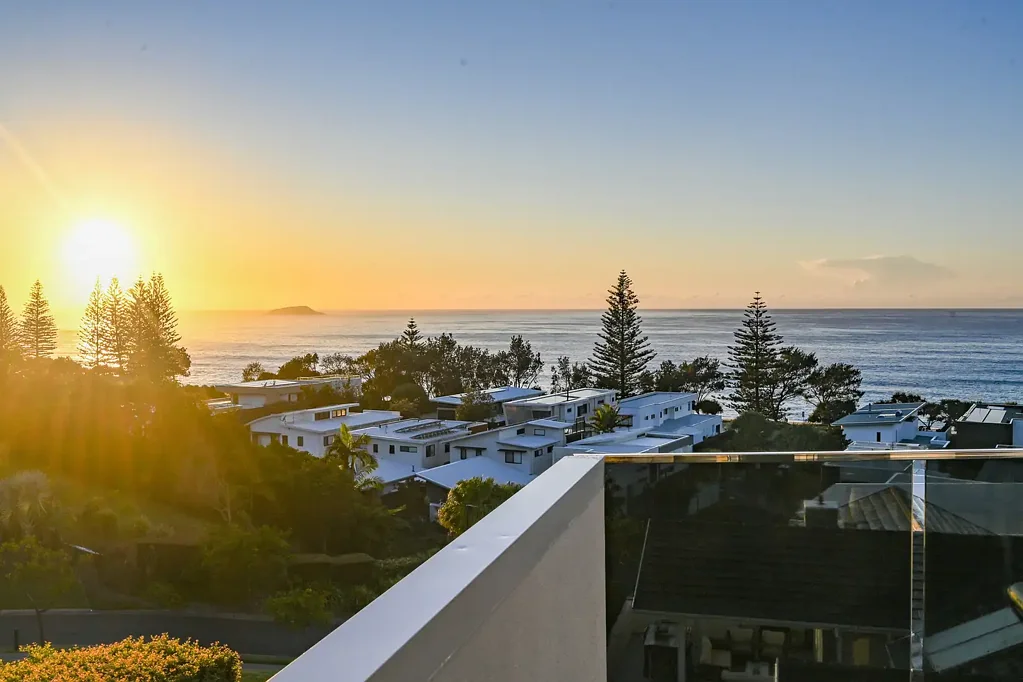 Sapphire Beach 6બેડરૂમ A Remarkable Ocean-View Residence with Exceptional Versatility
