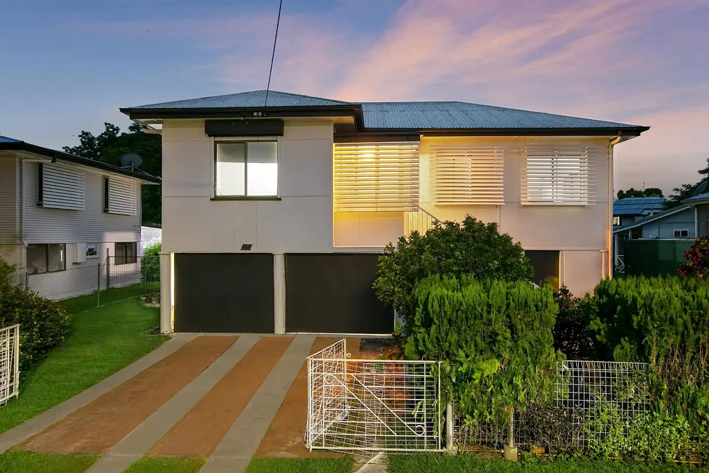 Kawana 4બેડરૂમ Spacious Family Home in Prime Location – Freshly Updated & Move-In Ready!