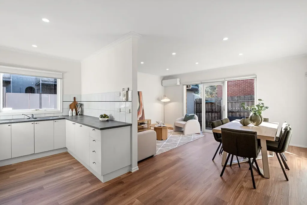 Flemington 2Zimmer Move-in Ready Comfort with Walk Everywhere Appeal