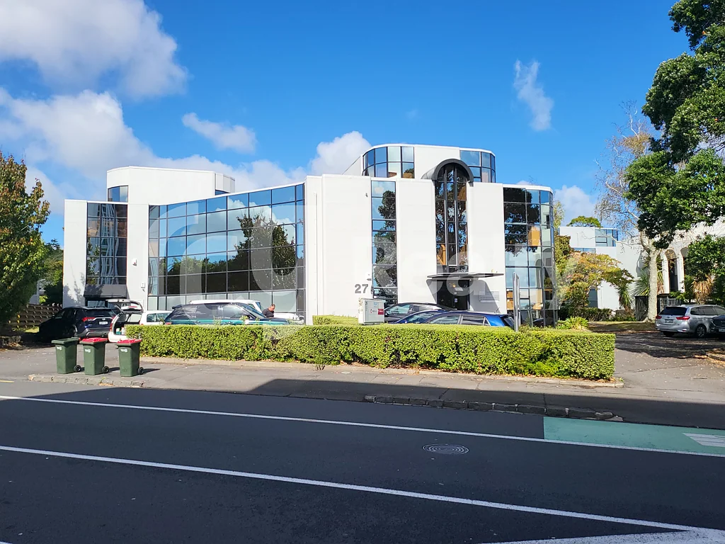 Epsom MASSIVE MODERN OFFICE EPSOM/NEWMARKET + PARKING