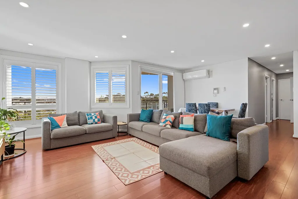 Westmead 2ਬੈੱਡਰੂਮ STUNNING 2 BEDROOM UNIT IN MONARCO ESTATE