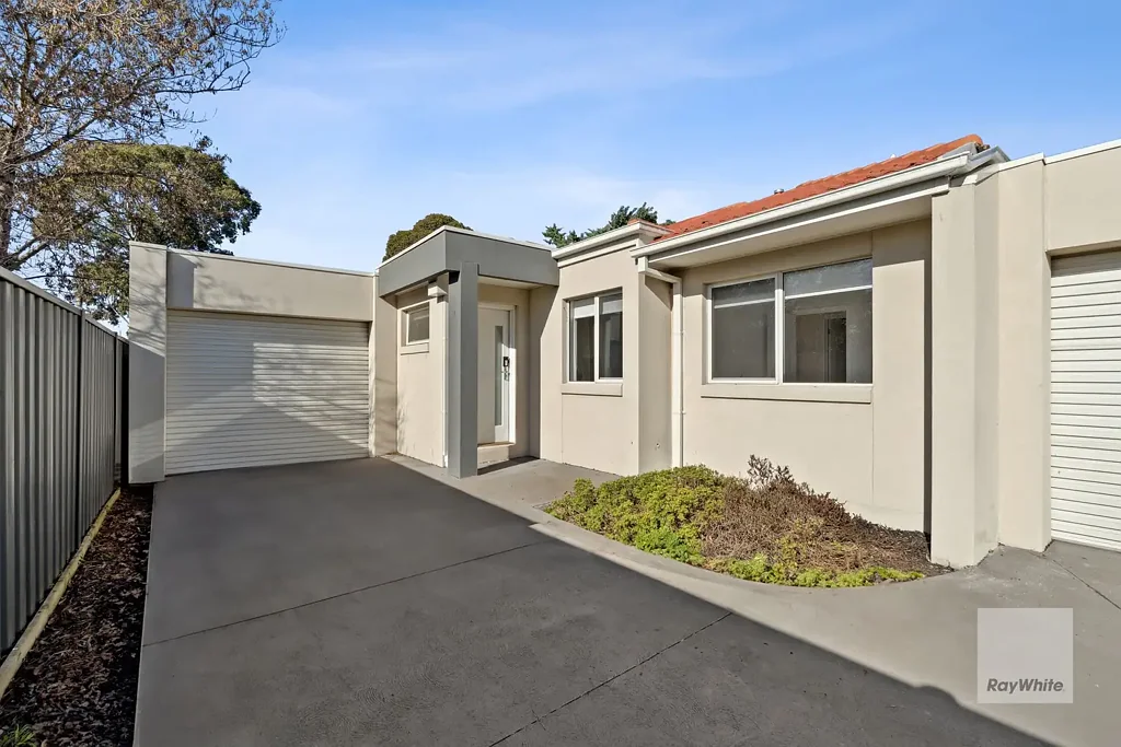 2/16 Lois Street, St Albans, VIC 3021