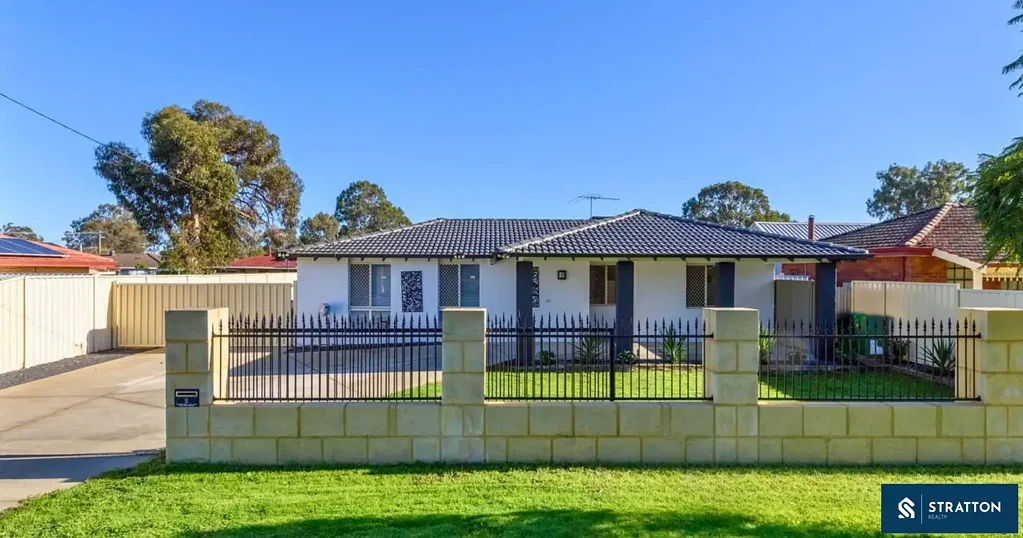 Armadale 4Zimmer Spacious 4-Bedroom 2-Bathroom Home with Subdivision Potential on 746sqm Block Near to Amenities!!