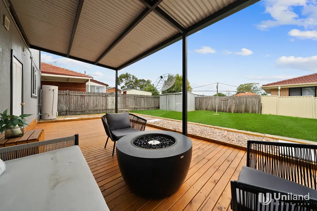 Auburn 5部屋 Turn-Key Family Luxury with Exceptional Space & Unrivalled Convenience
