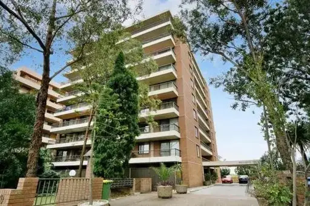 Convenient Parramatta Living with 2 Bedrooms and Parking