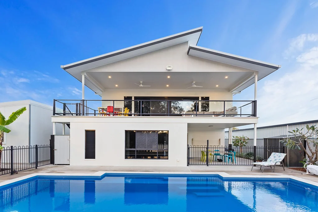 Kawana 5침실 LUXURY RIVERFRONT HOUSE AND UNIT ON THE 2032 OLYMPIC ROWING & CANOEING COURSE