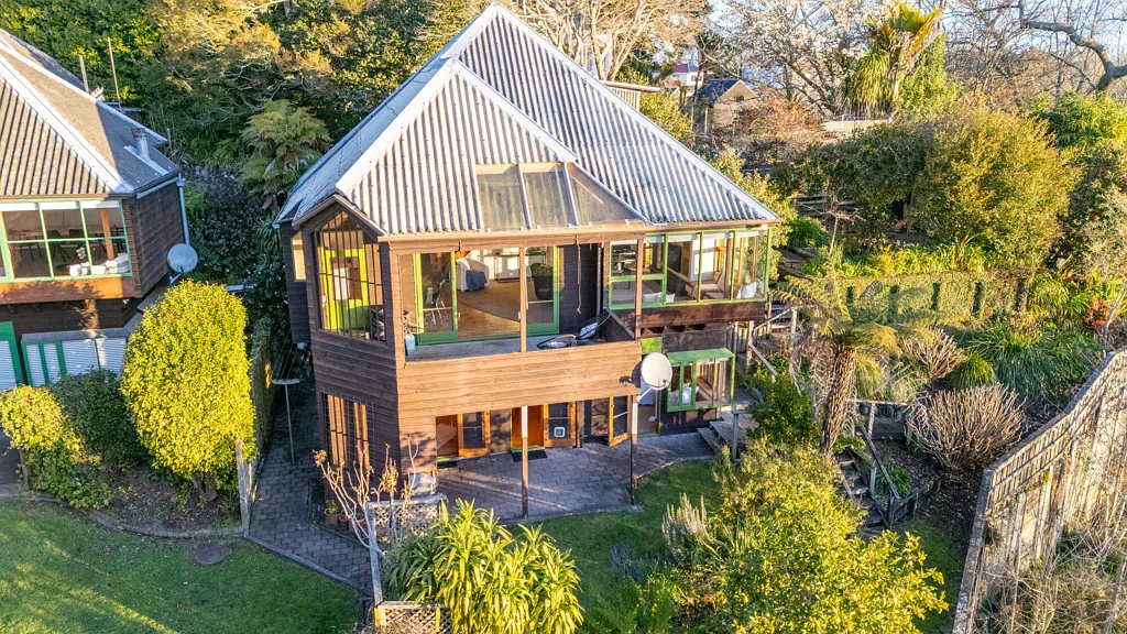 Hamilton East 3Moenga Height, Light and Privacy in Hamilton East