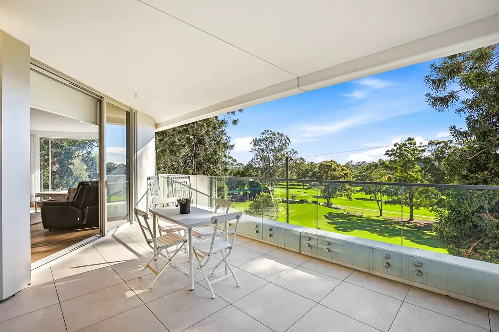 Norwest 2房  Luxury Living with Sweeping Golf Course Views