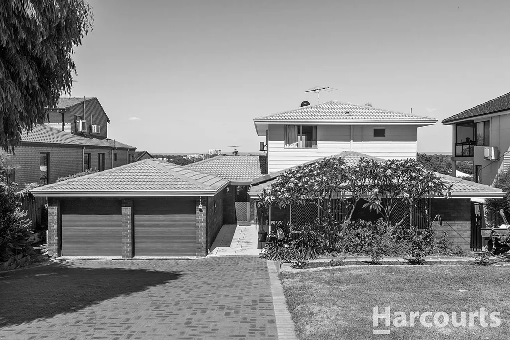 9 Armstrong Street, Halls Head, WA 6210