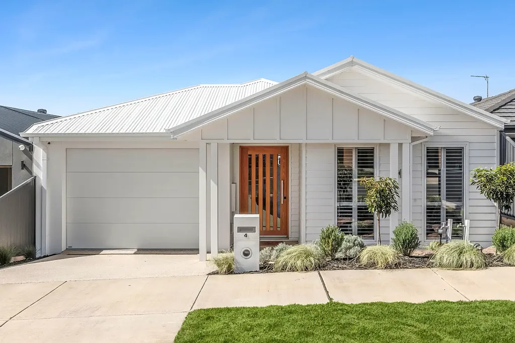 4 Cordyline Street, Mount Duneed, VIC 3217