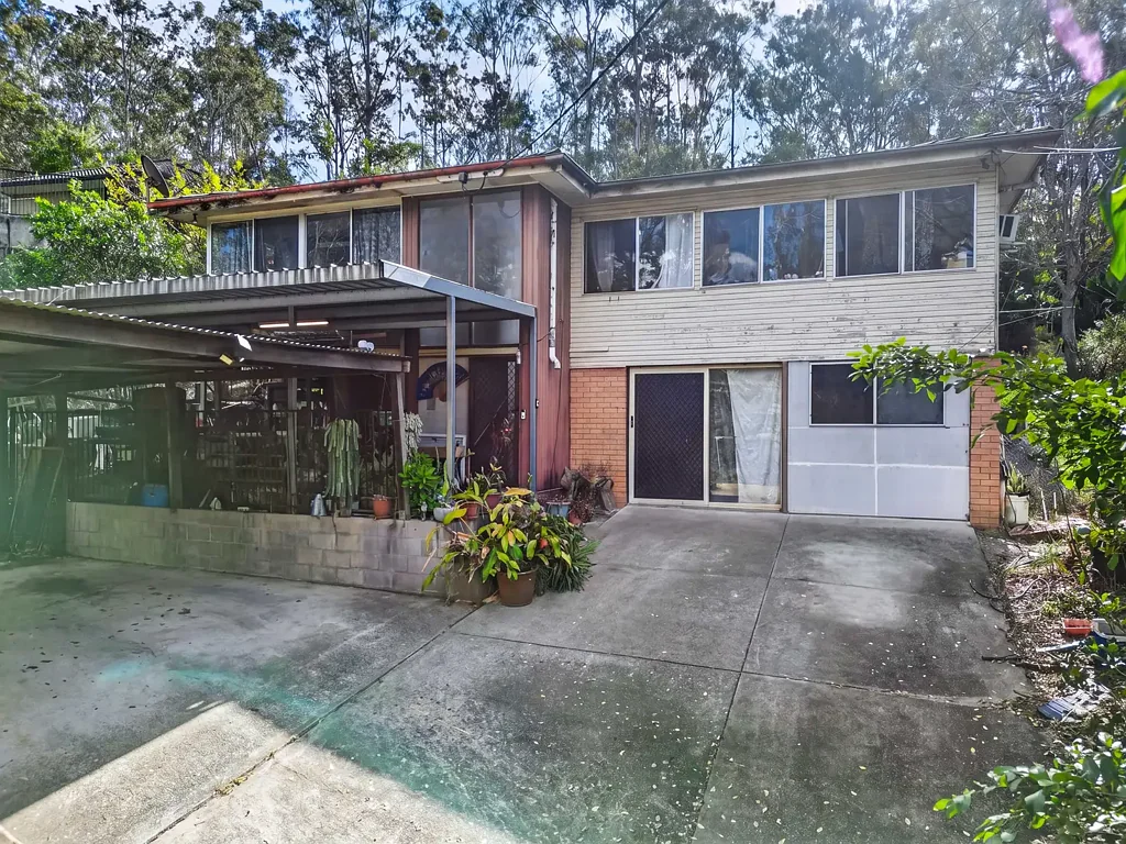 Goodna 3房 准备翻新 (918m2) Ready to Reno (918m2)