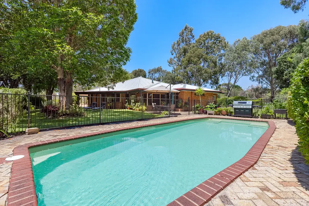8 Boronia Road, Banjup, WA 6164