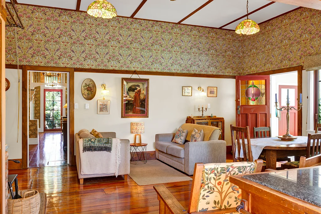 Patea 5Habitaciones A Storybook Home & Garden with additional income