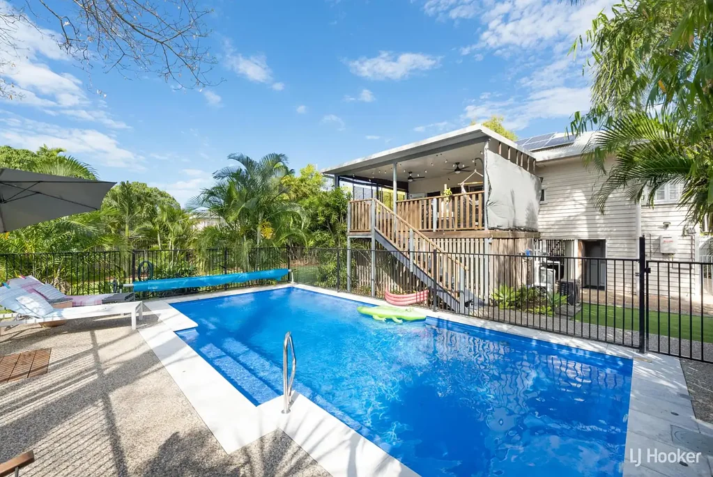 32 Sherriff Street, Hermit Park, QLD 4812