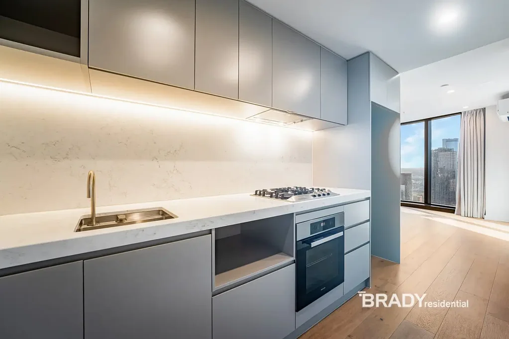 LUXURY APARMENT IN LUXURY BUILDING AT 380 MELBOURNE !