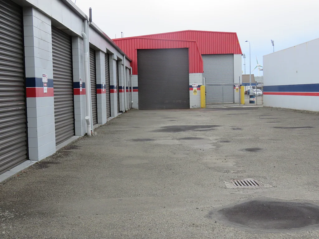 Palmerston North Central For Lease Drive - Through Warehouse