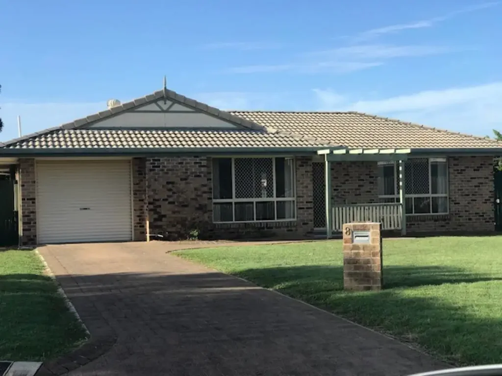 ACCESSIBLE FAMILY HOME w/ AC ,  GREAT CENTRAL LOCATION