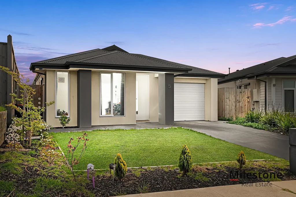 Werribee 4कमरा Stylish Home in Harpley Estate - Ideal First Home or Investment