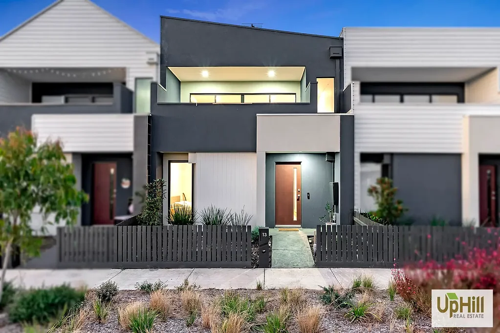 13 Guell Lane, Clyde North, VIC 3978