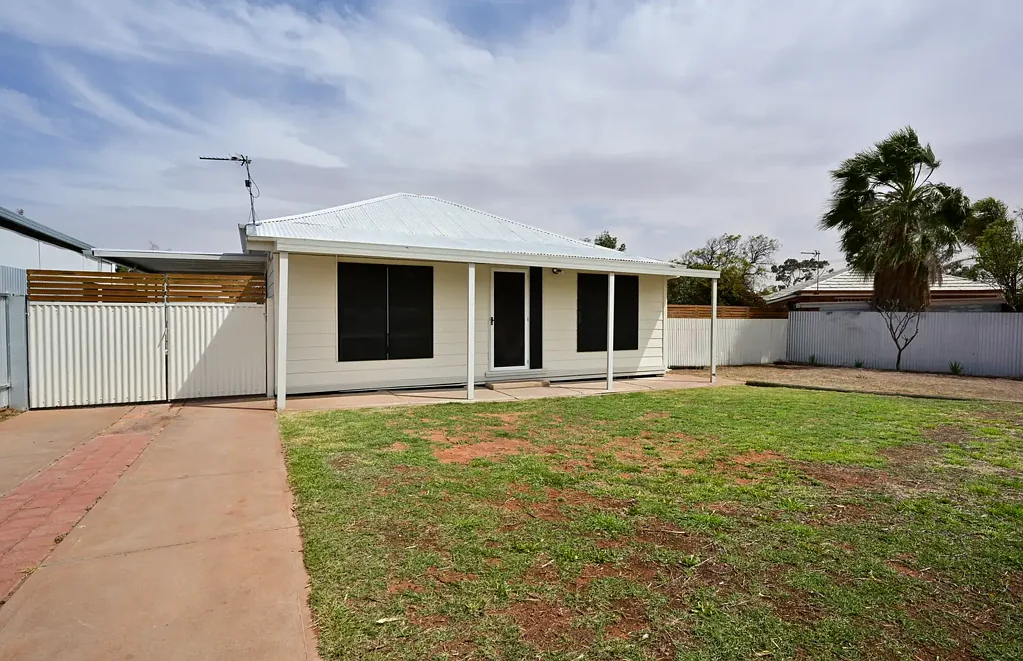Port Augusta 4 Slaapkamer Neat & Tidy 4-Bedroom Home - Ideal First Buy or Investment