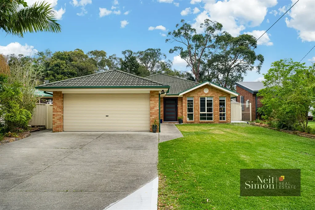 42 President Poincare Parade, Tanilba Bay, NSW 2319