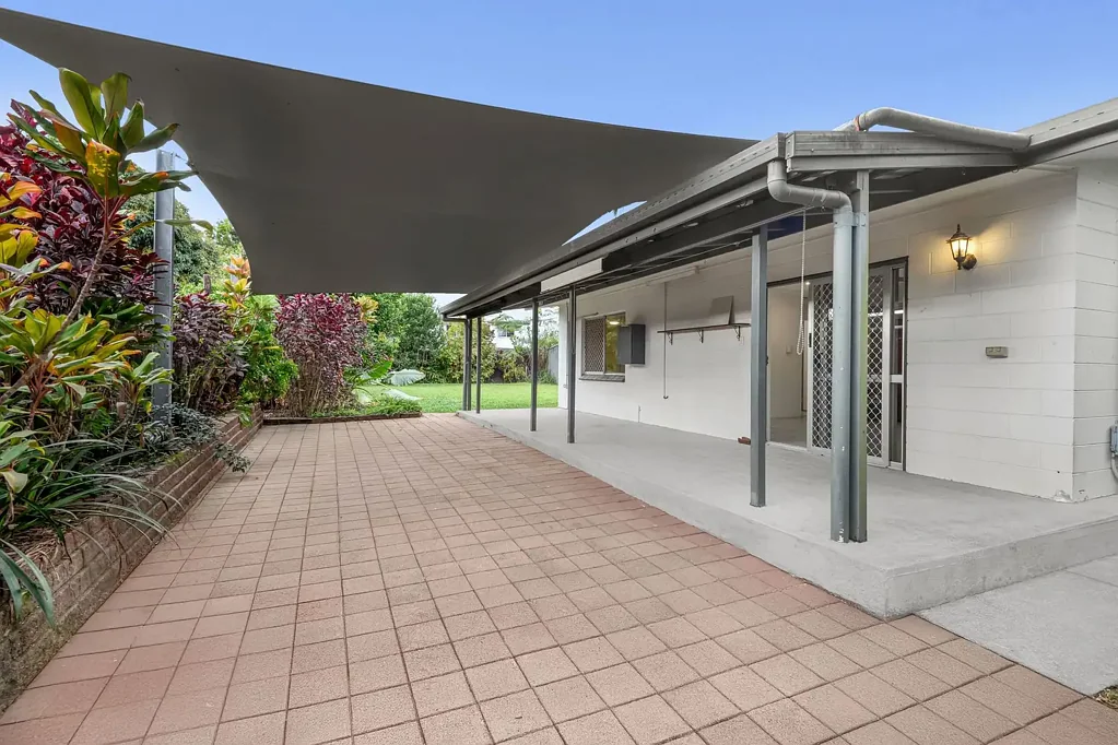 NEAT AND PRIVATE HOME IN QUIET CLOSE