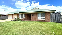 31 Cedar Crescent, Kawungan