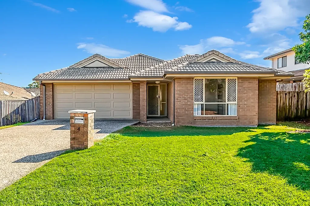 Pimpama 4ห้องนอน Family home located in Pimpama- close to M1, schools & shops!