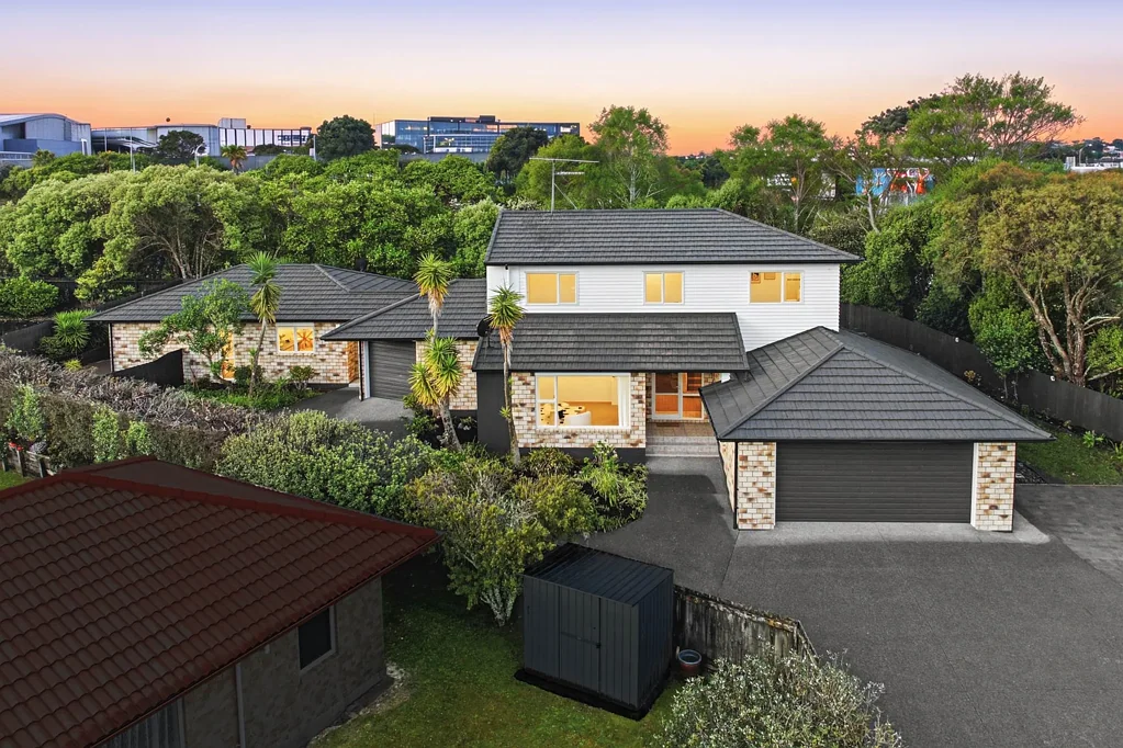 Albany 7 Bedroom Home & Income in the Heart of Albany
