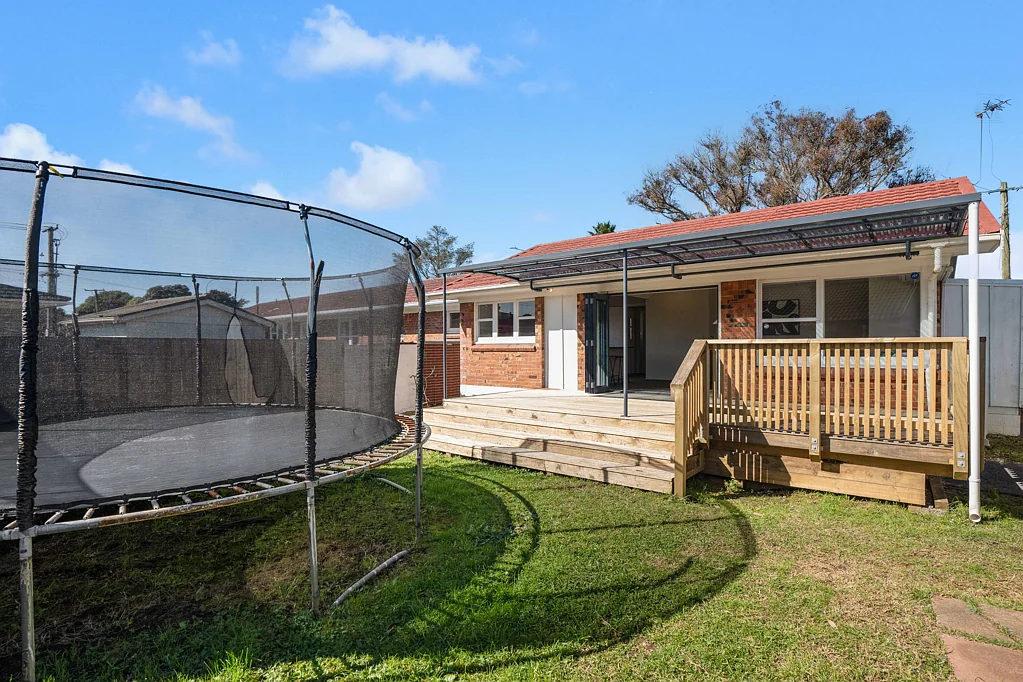 Mangere East 3房  OWNER HAS LEFT - URGENT SALE!!