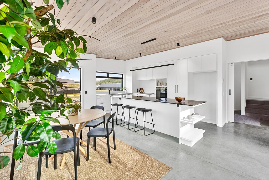 Luggate 4房  Brand new show home: Modern living made simple