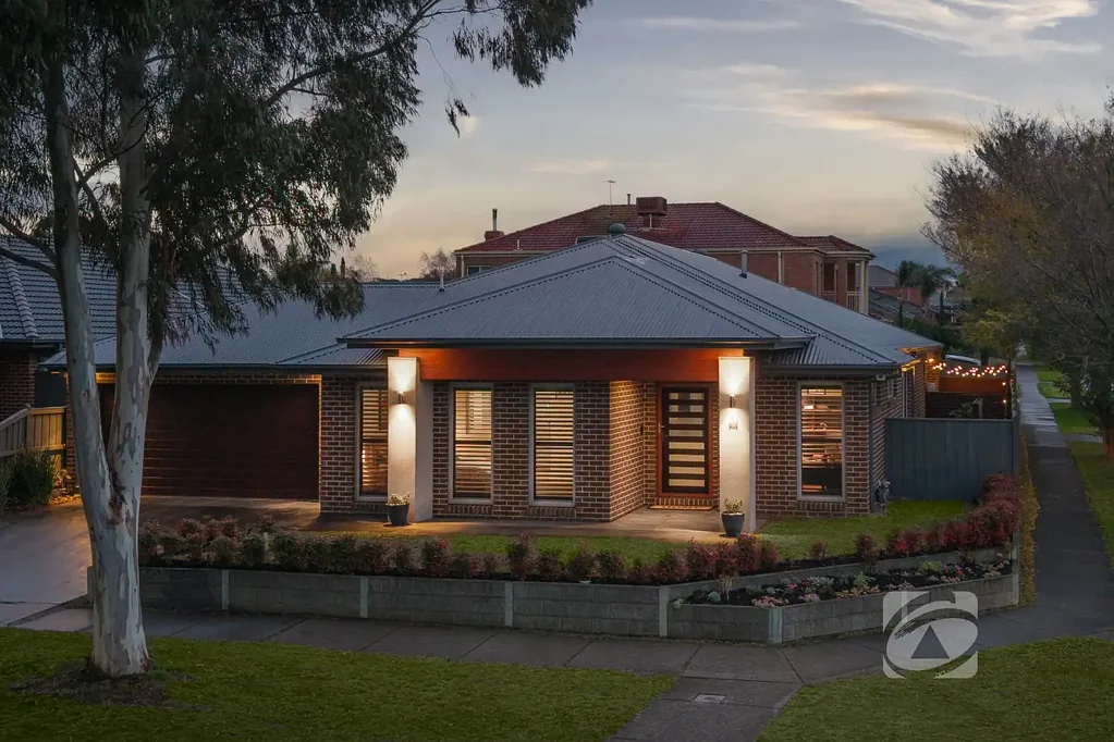 Narre Warren South 4ਬੈੱਡਰੂਮ The Grandeur of Berwick Springs: One-of-a-Kind Custom Masterpiece