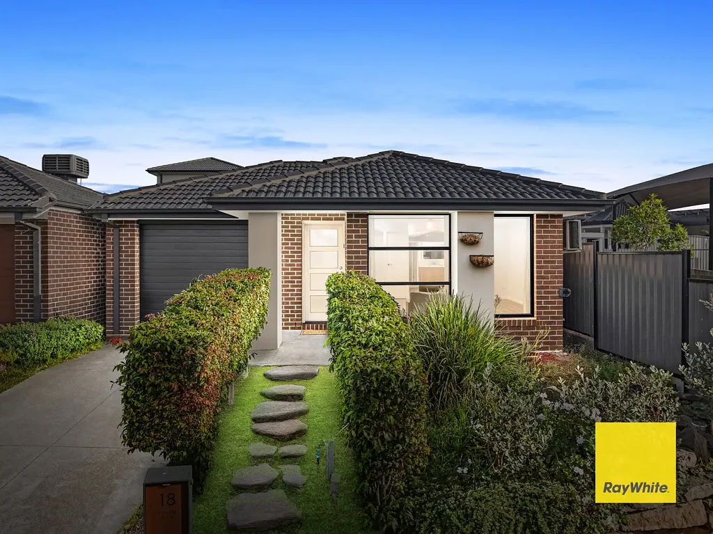Mernda 3ห้องนอน "Simply Stunning" Presentation in a Super Central Location