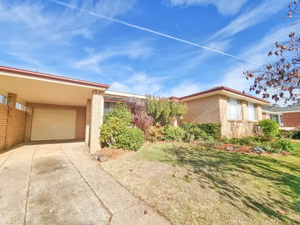 11 Mangowa Close, Orange, NSW 2800
