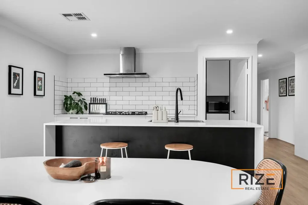 Banksia Grove 3Zimmer A Rare Opportunity of Refined Living in the Heart of Banksia Grove’s Growth Corridor