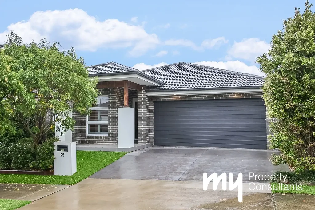 25 Downing Way, Gledswood Hills, NSW 2557